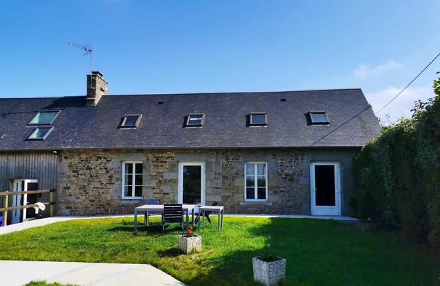 Homerez - Big house for 14 ppl. with garden at Lolif