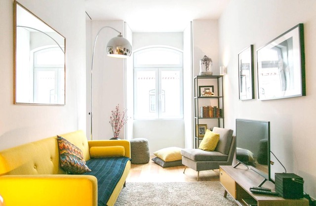 Homerez - Charming Apartment in Lisbon 60 sqm + View