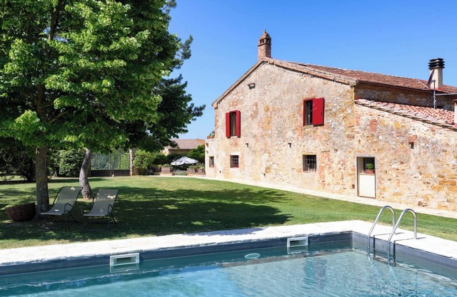 Homerez - Charming House in Trequanda with Shared Pool