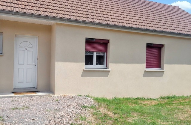 Homerez - Charming House in Sully with Mountain View