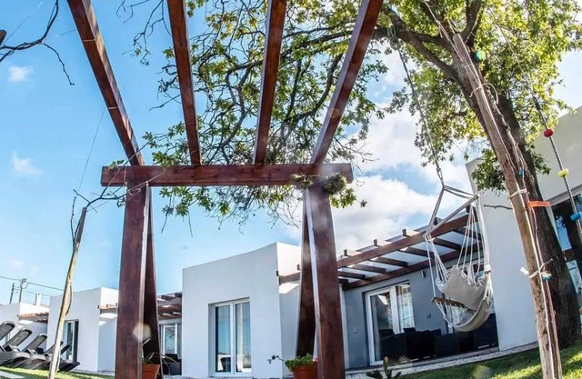 Homerez - Charming House Atalaia with Shared Pool