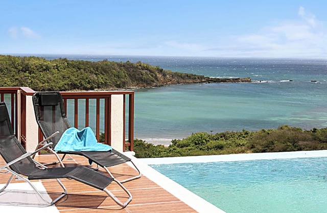 Homerez - Charming Villa in St Davids with Private Pool