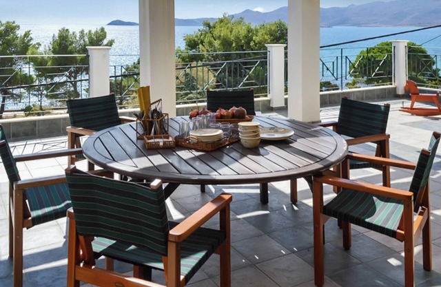 Homerez - Charming Villa with Sea View in Karistos