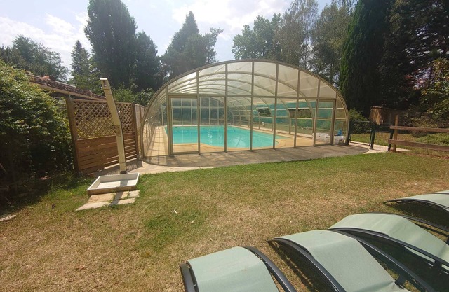 Homerez - Comfortable House with Shared Pool in Duravel