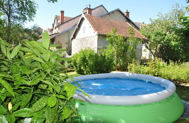 Homerez - Comfortable House in Ornans - Garden