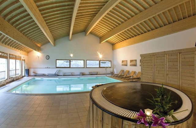 Homerez - Cosy Apartment in Orelle with Jacuzzi