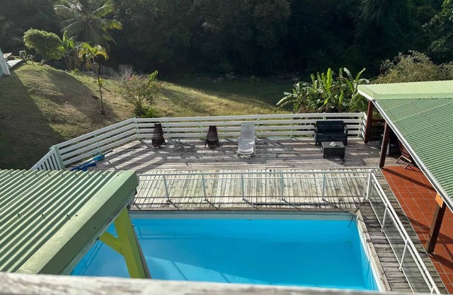 Homerez - Cozy Apartment in Le Gosier with Pool