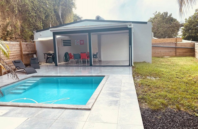 Homerez - Elegant Villa with Pool in Les Abymes