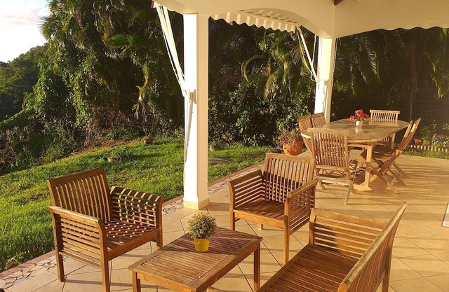 Homerez - House 1 km away from the beach for 8 ppl. with sea view at Gourbeyre