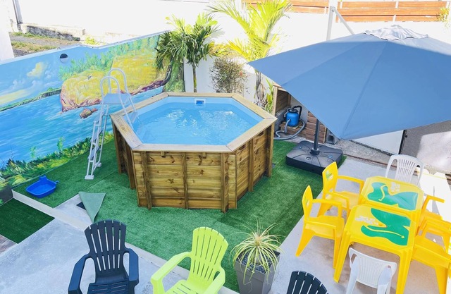Homerez - House for 8 ppl. with swimming-pool and spa at Vincendo, Saint-Joseph