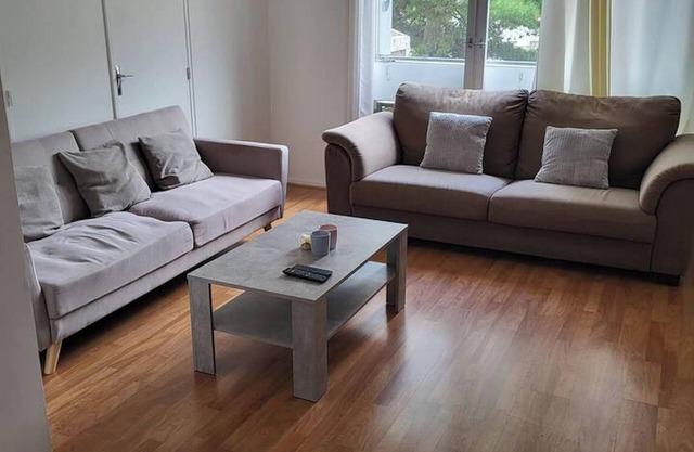 Homerez - Luxurious Apartment in Asnières - 102 sqm