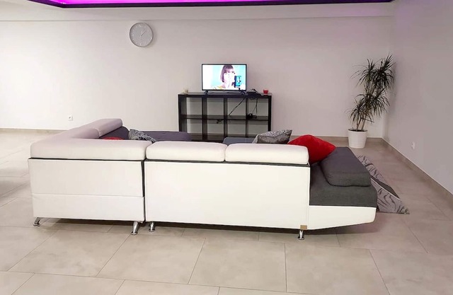 Homerez - Nice appartement for 4 ppl. with terrace at Saintry-sur-Seine