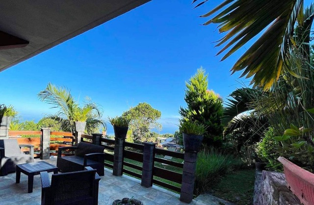 Homerez - Nice bungalow 7 km away from the beach for 3 ppl. at Les Trois Bassins