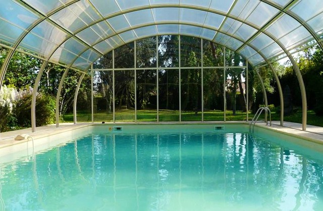 Homerez - Spacious house for 8 ppl. with shared pool and garden at Duravel