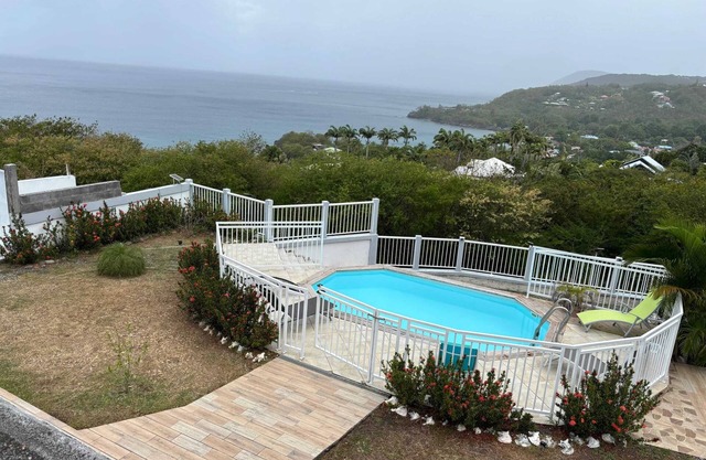 Homerez - Spacious Villa in Deshaies with Private Pool