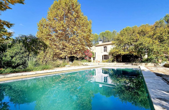 Homerez - Villa in Lambesc with Pool and Spa