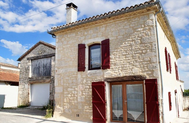 Homerez - Warm house in Lalbenque with fenced garden