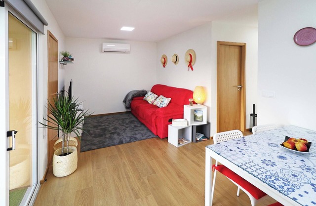 Homerez - Welcoming House in Medros, Terrace, and Garden