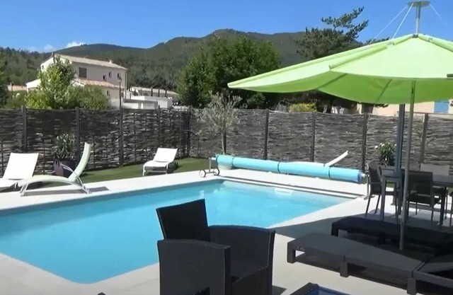 Homerez - Welcoming Villa with Pool in Castellane - 153 m²