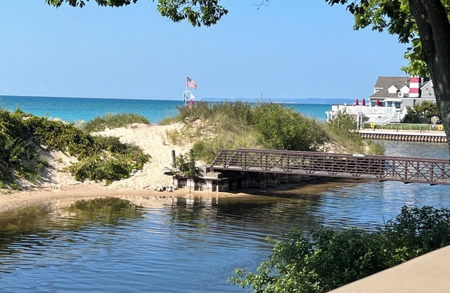 Homestead Resort - Lake Michigan Frontage 1 Bdrm Condo - (sleeps 4) - Glen Arbor