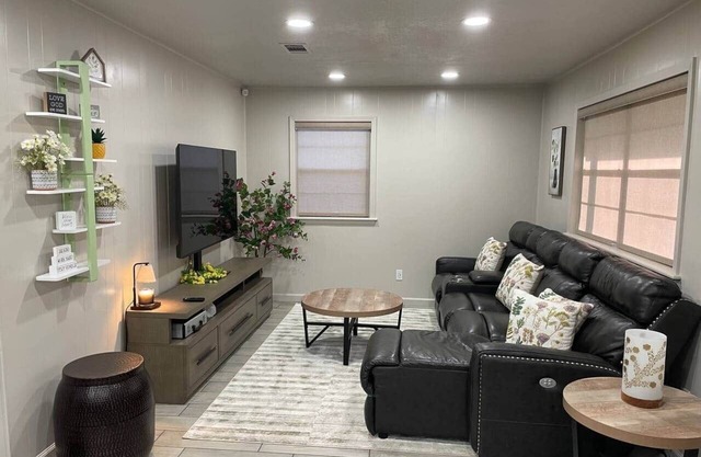 HomeSuite Cabin | Near Casino & Hugo Lake