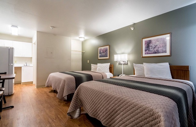 HomeTowne Studios by Red Roof Denver - Lakewood West