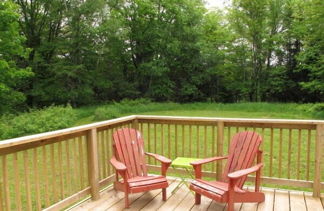 Horn Lake Cottage Rental - 4 season - Burk's Falls, Ontario