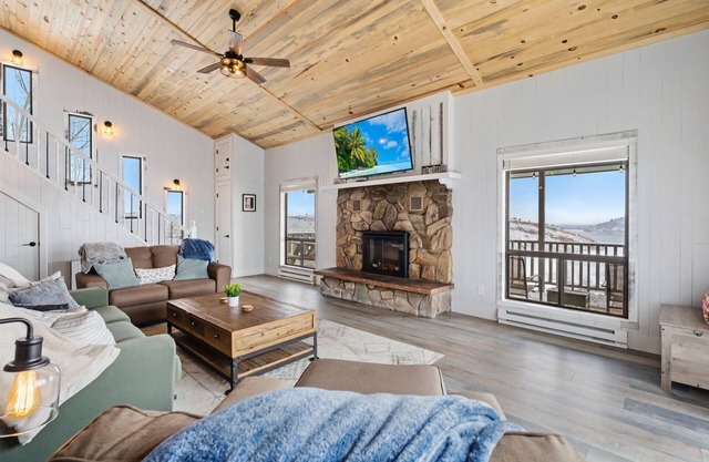 Horsetooth Viewtopia - Stunning 360 Views & Hot Tub