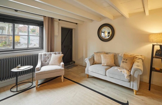 Host & Stay | Acorn Cottage