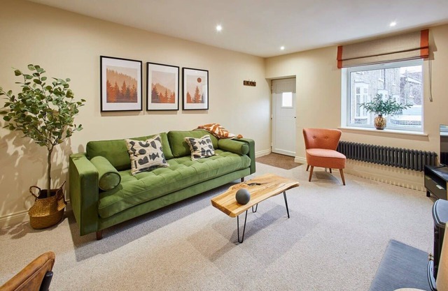 Host & Stay | Cinnamon Cottage