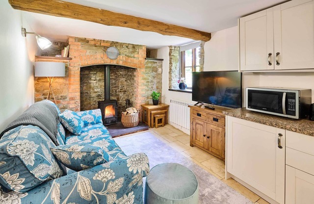 Host & Stay | Dipple Farm Cottage