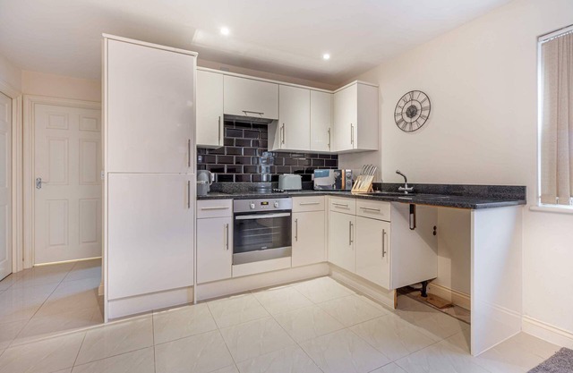 Host & Stay | Westbrook Court Apartment