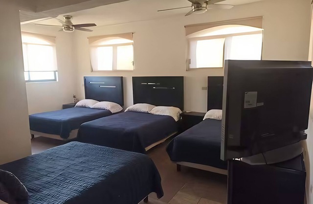 Hostal Hab 12, Campo de Golf, En Zona Hotelera, Barra, Playa