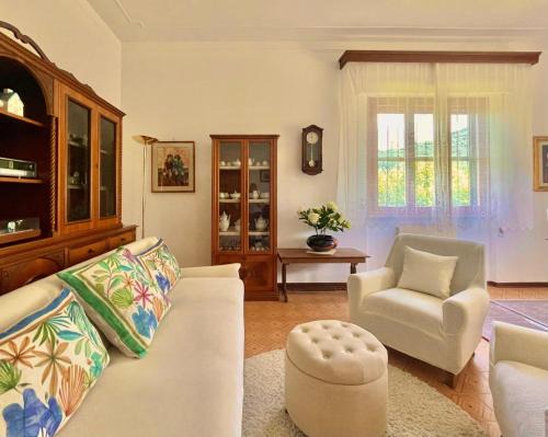 Hostly - Villa Elisa - Between Pisa and Lucca