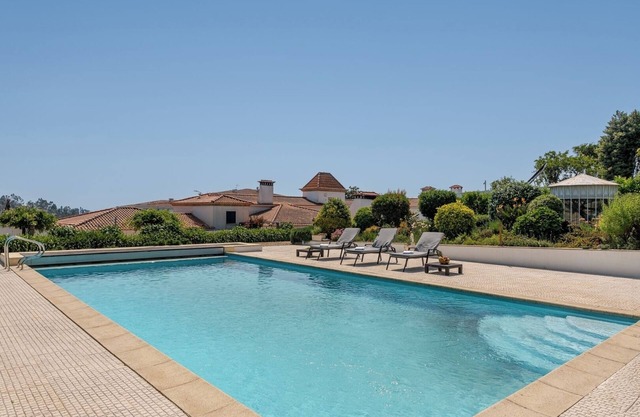 HostWise - Modern Comfort and Shared Pool in Paredes