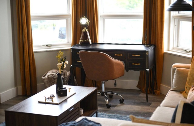 ★ HostWise Stays ★ On Grandview Ave, Spectacular Views with a King Bed