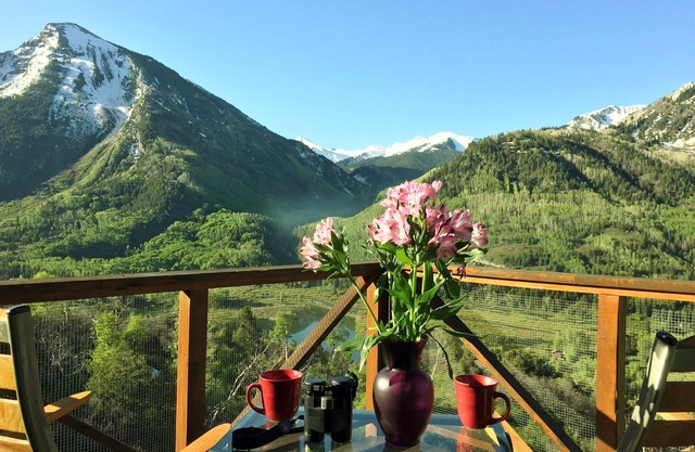 Hot Deal Season ,Every window is a masterpiece. Lake, mountain,sky viewing.Hike,