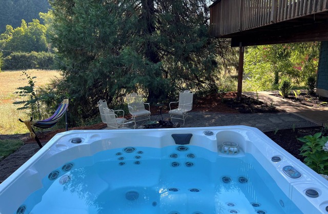 Hot tub / Forest / MTB / No-Step-Entry / Addt'l living space - Corvallis escape