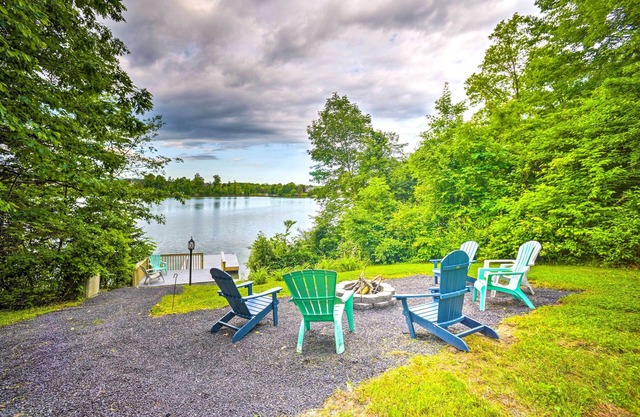 Hot Tub: Secluded Hideaway on Sleepy Hollow Lake
