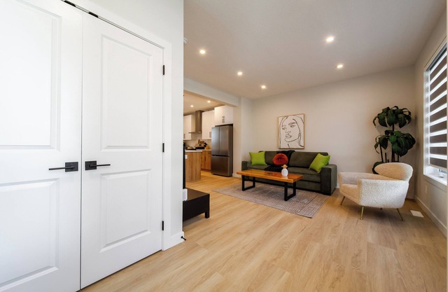 HotCozyPrivate4bed3.5bathHouseCloseToWEM