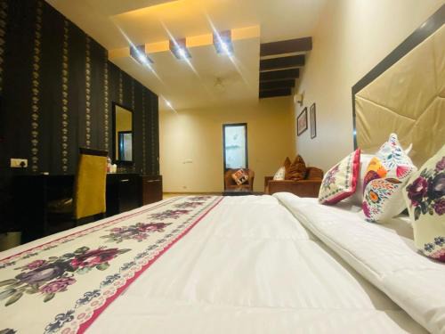 Hotel Amazone Residency Dlf Phase 3
