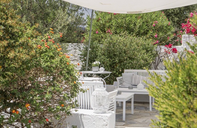 Hotel Apartment "One Bedroom" with Sea View, Garden & Wi-Fi