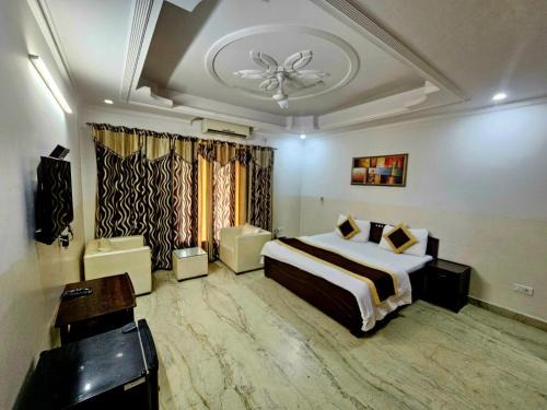 Hotel Ashiyana Elite I Near Dlf Golf Course Road I Gurgaon