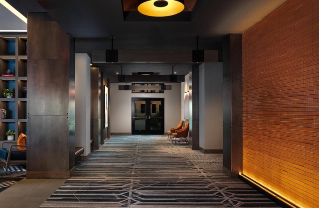Hotel Avail Rogers, Tapestry Collection By Hilton