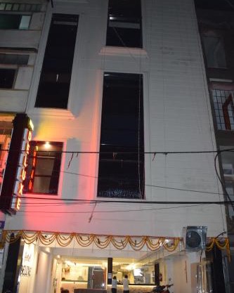 Hotel Deluxe