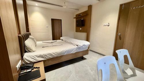 Hotel Dwani Palace