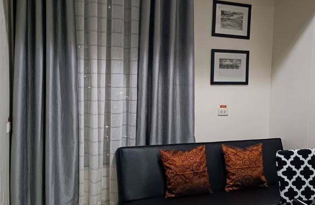 Hotel feel condo. Few minutes to shopping malls. With pool, gym and jog path.