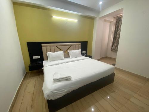 Hotel Fuchsia Stay