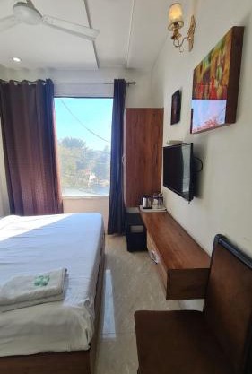 Hotel KD Near jallianwala bagh
