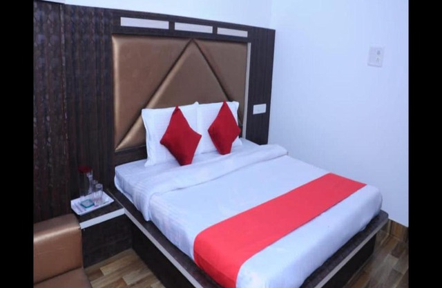Hotel Lords Paradise